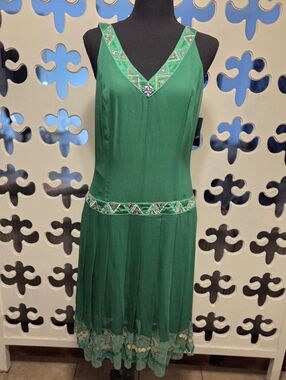 Elegant Green Embellished V-Neck Women's Dress